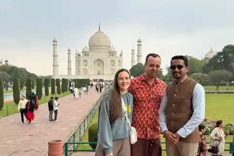 Nuova Delhi: Tour di lusso del Taj Mahal con gruppo privato in auto
