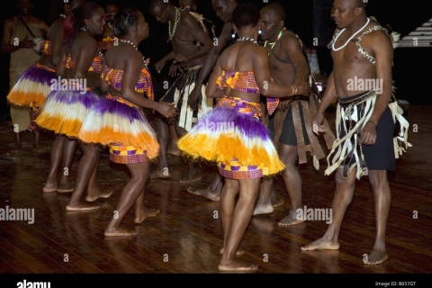 Au départ de Nairobi : visite et spectacle de danse culturelle des Bomas du Kenya