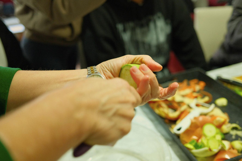 Izmir: Autentisk turkisk matlagningskurs med lokalbefolkningenIzmir: Autentisk turkisk matlagningslektion med lokalbefolkningen