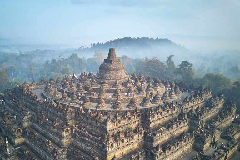 Yogyakarta: Borobudur 5-timmars tur med uppstigning och transferBorobudur 5-timmars guidad tur med tillgång till klättring och upphämtning