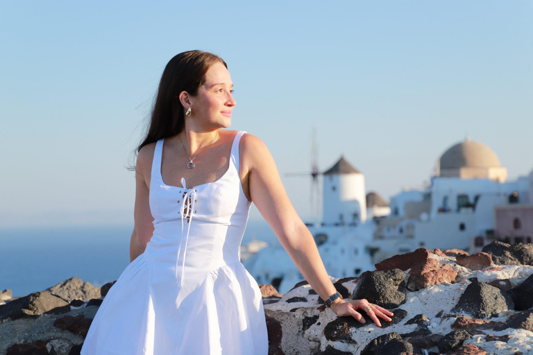 From Santorini: 40-Minute Oia Photoshoot with Pro