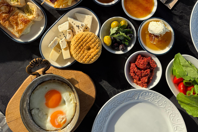 Istanbul: Morning Bosphorus Yacht Cruise w/Turkish Breakfast