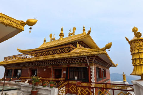 Katmandú: Retiro de una noche en un monasterio con excursión guiada