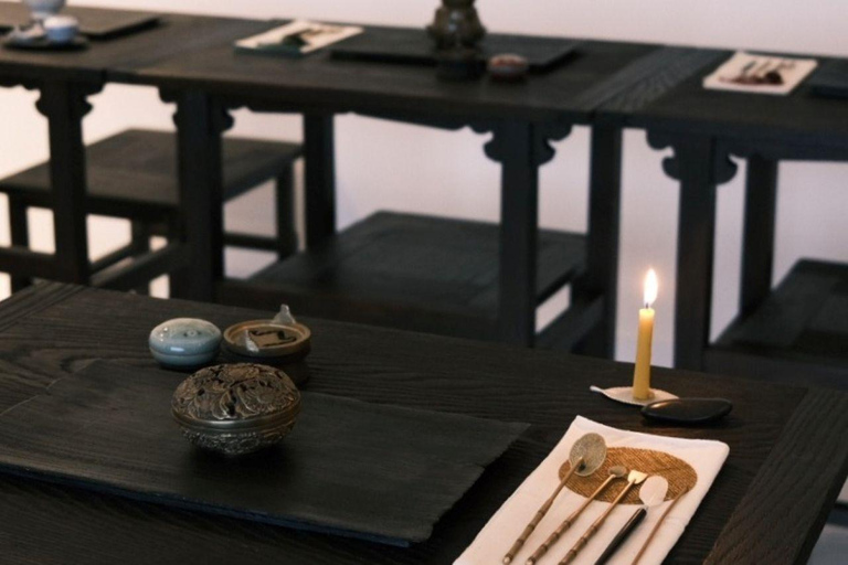 Busan: incenso coreano della serenità, tè e meditazioneBusan: incenso coreano, tè e meditazione