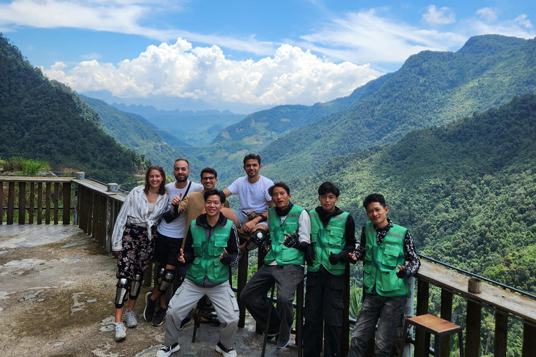 Tour di 4 giorni dell&#039;anello di Ha Giang con notte extra e pick-upTour in CABINA INDIVIDUALE DORME