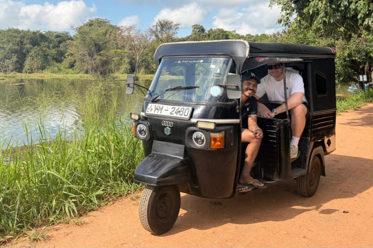 Sigiriya: Sunrise or Sunset Catamaran Floating Tea Ceremony