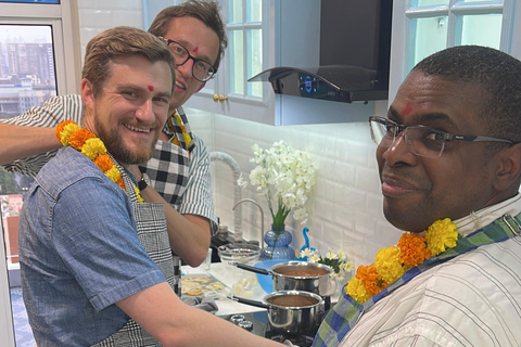 Mumbai: lezione di cucina indiana a casa di una famiglia del postoMumbai: lezione di cucina indiana a casa di una famiglia