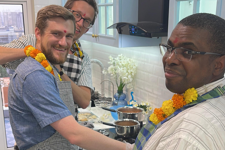 Mumbai: lezione di cucina indiana a casa di una famiglia del postoMumbai: lezione di cucina indiana a casa di una famiglia