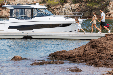Bali: Private Sunset Yacht for Party & Birthday Sunset Private Yacht to Sanur (5PM - 7PM) – Max 9 Guests