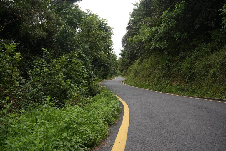 Kathmandu: Nagarkot Sunset Tour with Himalayan Views Kathmandu: Nagarkot and Bhaktapur Durbar Square with dinner