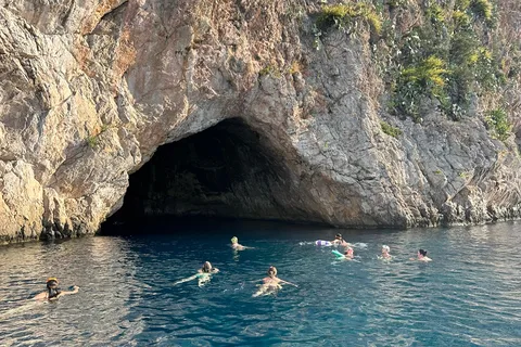 Nice: Secret Riviera bådtur til Mala-grotten med snorkling