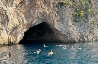 Nizza: Geheime Riviera Bootstour zur Mala-Höhle mit Schnorcheln