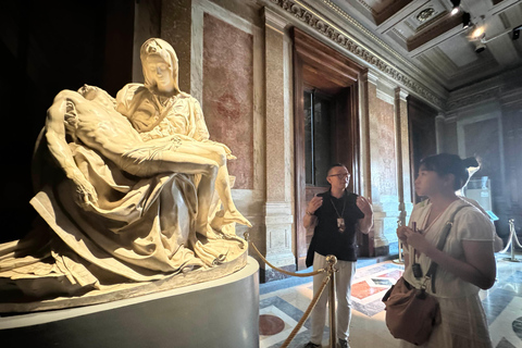 Vatican: Guided Tour in Chinese of the Vatican Museums and St. Peter's Basilica