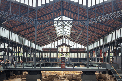 Barcelona: Old Town Private Walking Tour of Past and Present 2H - Guided tour in Spanish with Fábio