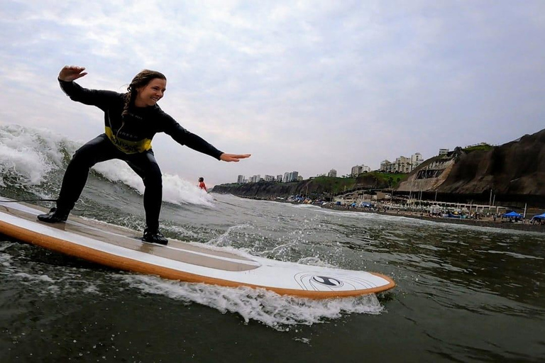 Lima: Surf Lesson at Playa Makaha in Miraflores Lima: Group Surf Lesson at Playa Makaha in Miraflores