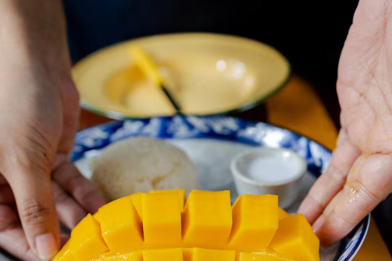 Bangkok: Jim Thompson House Tour and Thai Cooking Experience