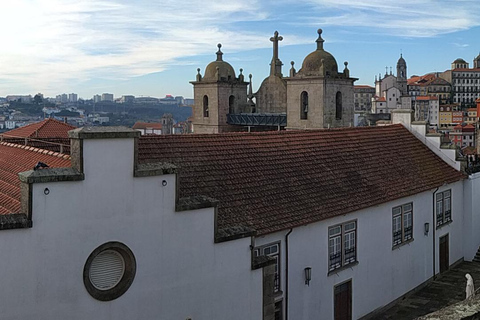 Oporto: tour guiado en tuk-tuk por el aguaUna ruta romántica en Tuk-Tuk junto al agua