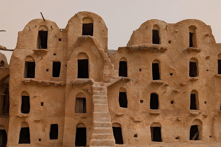 From Djerba/Zarzis: 2-Day Southern Tunisia Tour with Camp