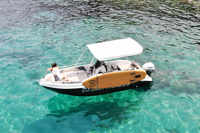 San Antonio: Tour Ibiza by boat. No license required, 6 people. Snorkeling and SUP