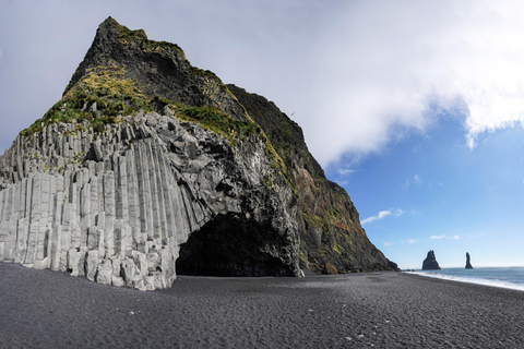 Iceland’s Iconic Landmarks: A 5-Day Ring Road Adventure Without Extra Options