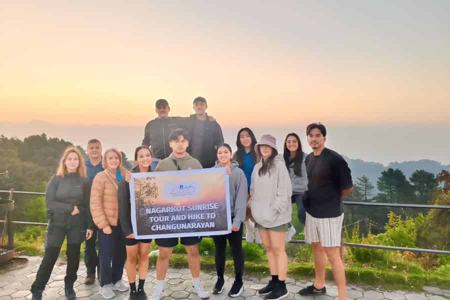 Kathmandu: Sonnenaufgang in Nagarkot und Tageswanderung mit Mittagessen. Foto: GetYourGuide