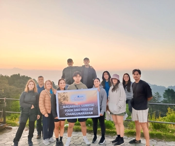 Katmandú: Vista del amanecer en Nagarkot y excursión de un día con almuerzo