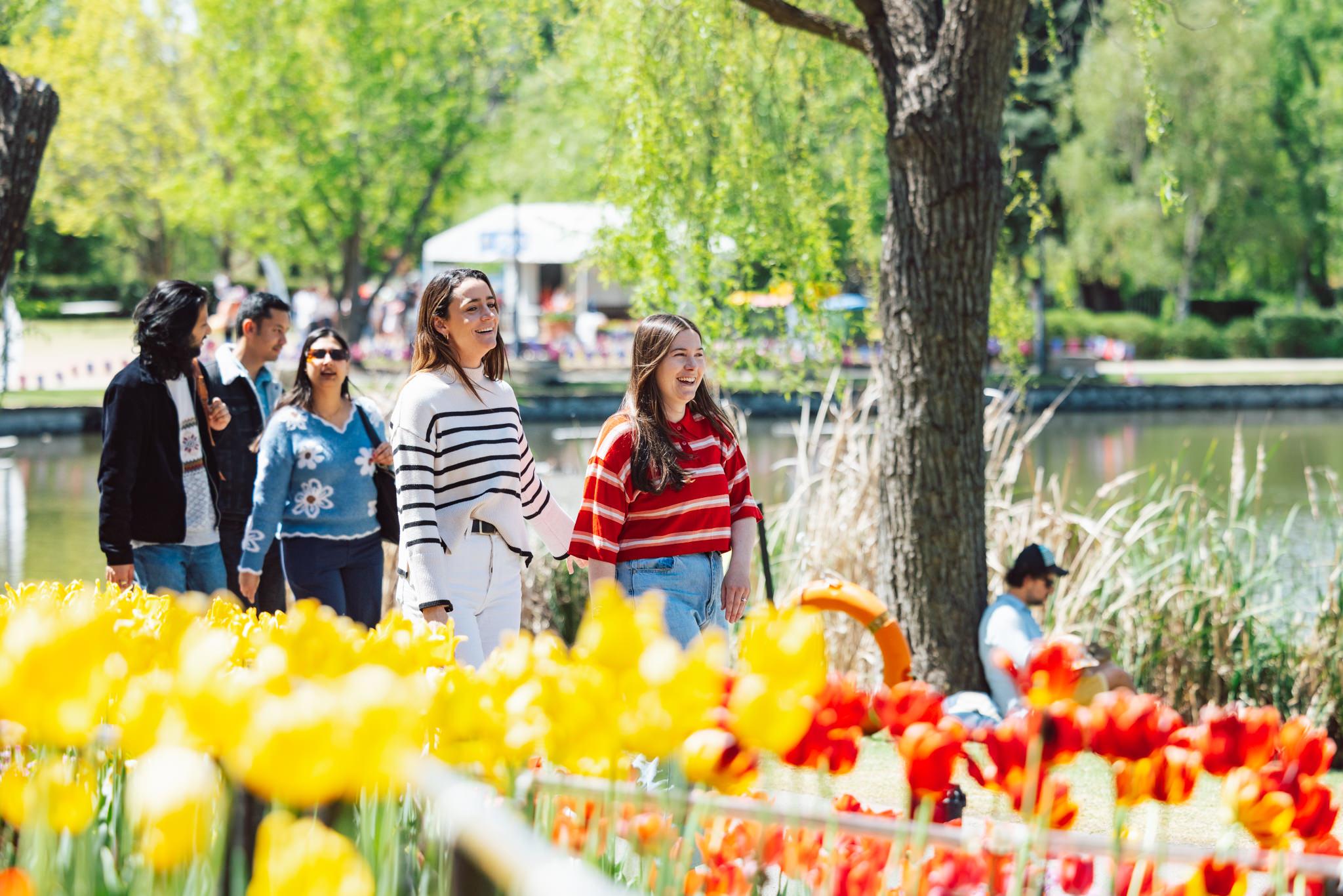 Von Sydney aus: Canberra City Highlights und Floriade Tagestour