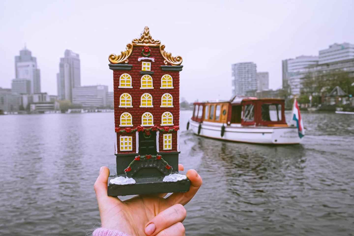 Amsterdam Canal Boat Tour with Live Guide - 90 mins Private Tour - The Sweet Spot Tour