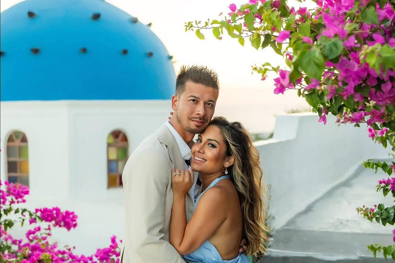 Santorini: Private Photoshoot with Dress Rental & Transfer