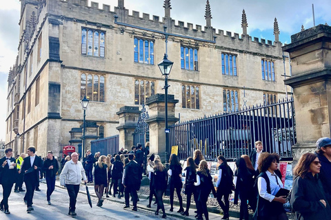 Oxford: Wycieczka po mieście i uniwersytecie z wstępem do college&#039;u w cenieOxford: The Best Bits of Oxford Walking Tour - Przewodnik lokalny.