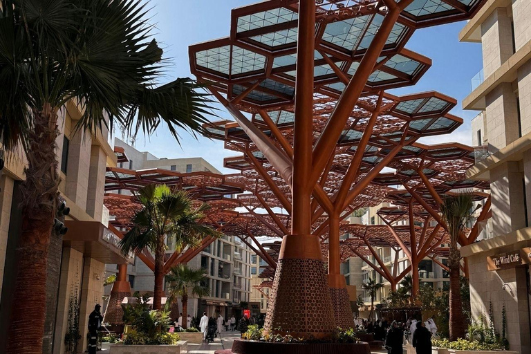 Doha: City Tour with Lusail/Gewan & Pearl Island/Souq in 6Hr Day Sharing Tour