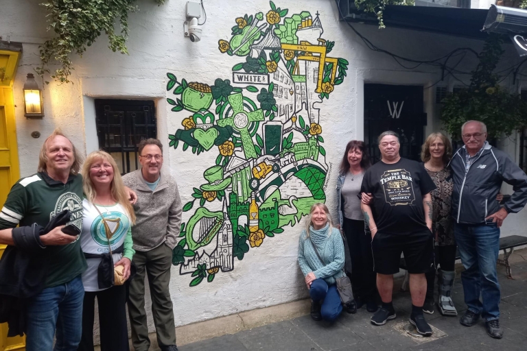 Belfast: Pub Crawl and Bar Walking Tour with Two Drinks