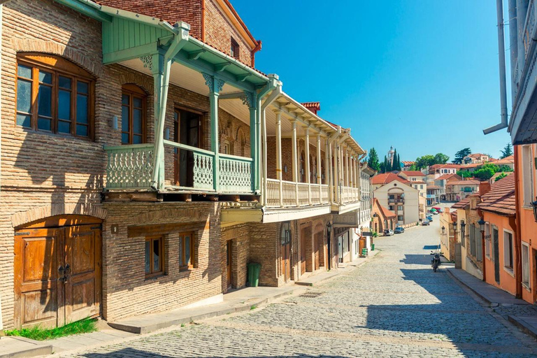 Tbilisi: 4-Day Georgia and Armenia Tour with Guide