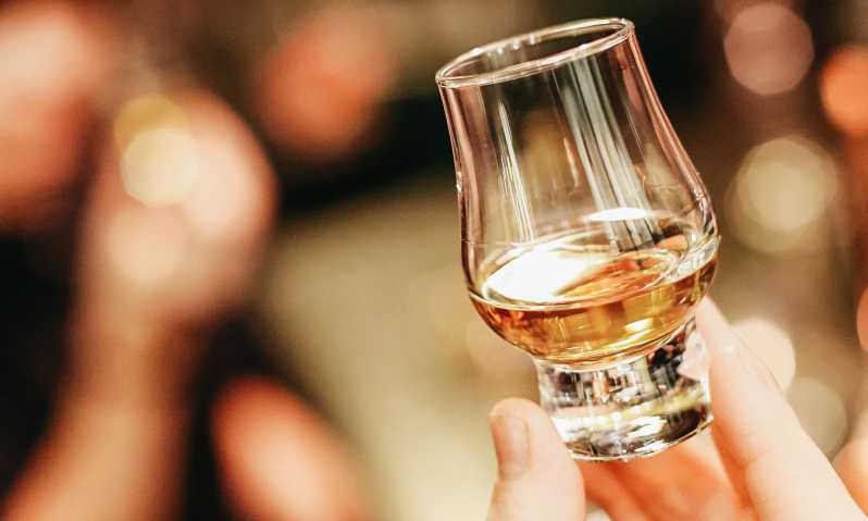 Edinburgh: Whiskyn maistelu historian ja tarinankerronnan kera
