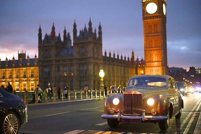London Tour in a Vintage Rolls Royce