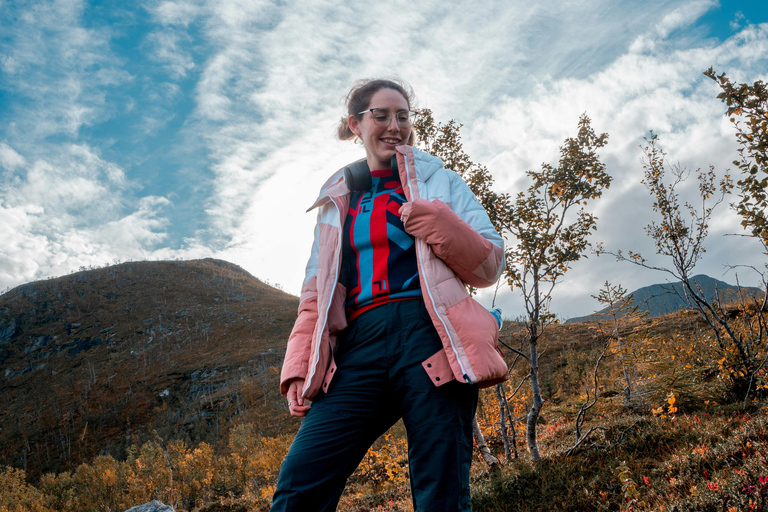 特罗姆瑟：弗洛伊山徒步导览之旅，欣赏壮丽景色Tromsø: Private Guided Hike to Mount Fløya (Snacks &amp; Drinks)