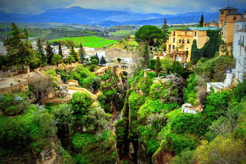 Von Sevilla aus: Ronda, die weiße Stadt Setenil und der Aussichtspunkt Zahara