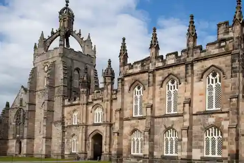 Best of Aberdeen: Private Walking Tour with a Local