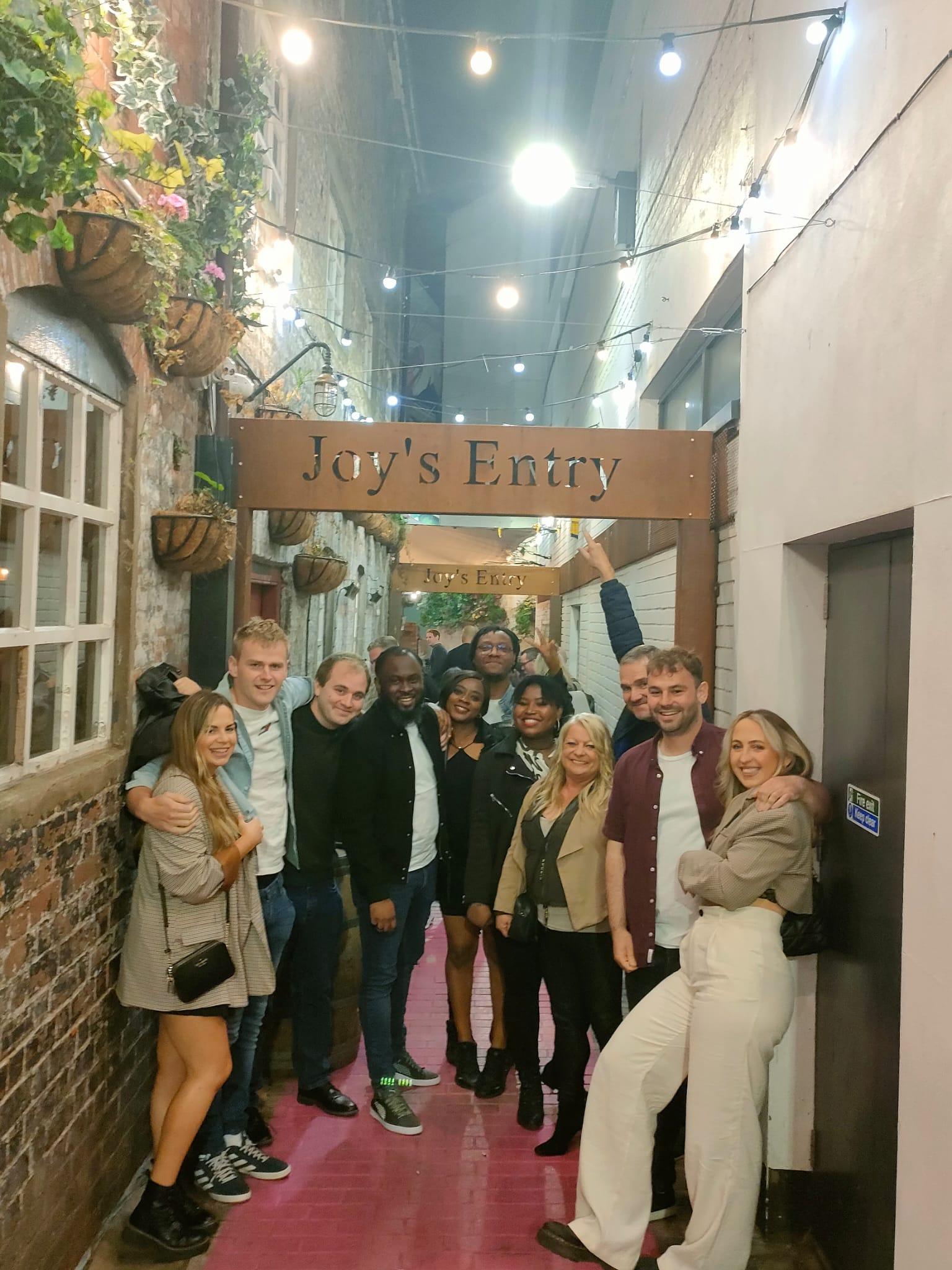 Belfast: Pub Crawl und Bar Rundgang mit zwei Getränken