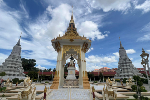 Phnom Penh: Hidden Gems Walking Tour with Local Guide