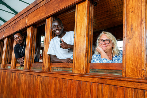 Maputo: Guided Walking Tour with Entry Tickets