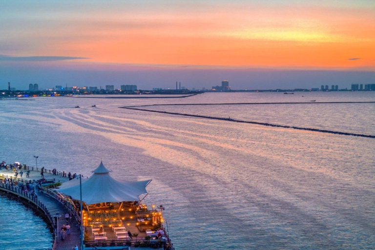 Yakarta: yate privado de lujo para fiestas y celebraciones al atardecer.Yate privado de 2 horas al atardecer (4:30 p. m.-6:30 p. m.)