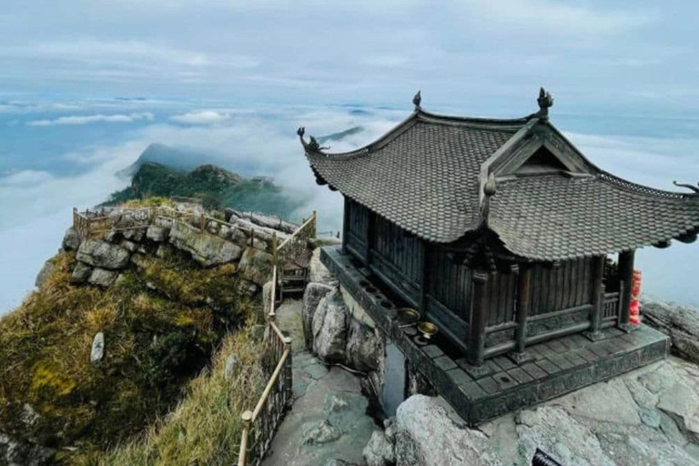 Hanoi: Yen Tu Mountain Day Trip with Lunch