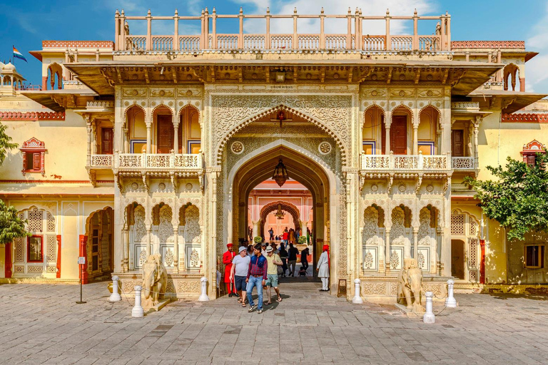 Jaipur: Tour panoramico della città di 2 giorni con taxi e guidaAuto + Guida turistica con biglietti d&#039;ingresso