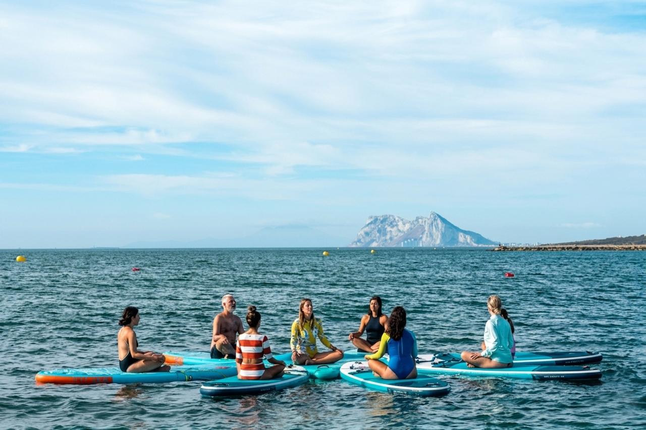 Sotogrande: SUP-Yoga & Segeln im Mittelmeer