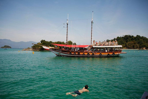 Rio de Janeiro : Excursion en catamaran pirate à Ilha Grande