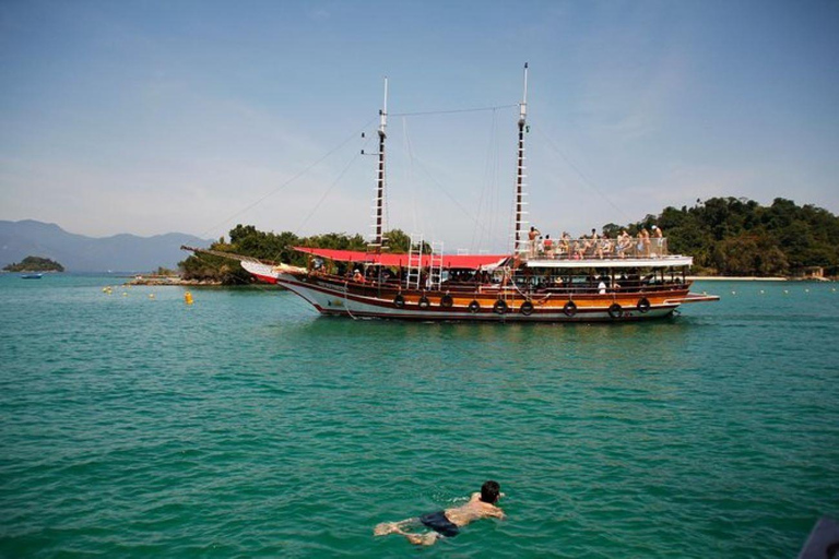 Rio de Janeiro: Passeio de Catamarã Pirata à Ilha Grande