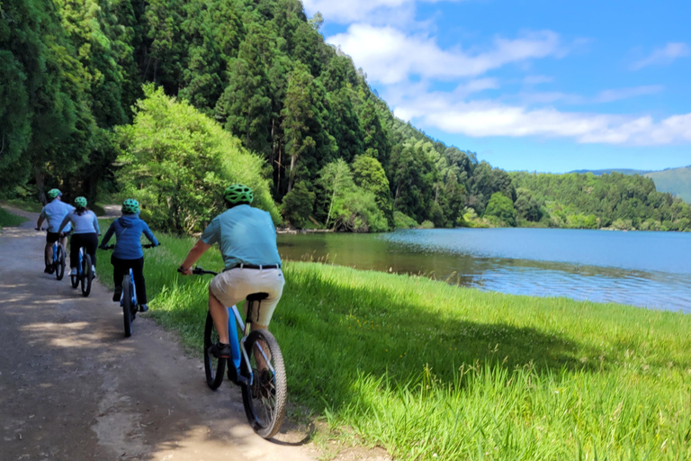 Furnas: Guided e-bike tour with Cheese Tasting Furnas: E-Bike Tour with Local Delicacies Tasting- afternoon