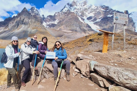 Cusco: 7 Ausangate Lagoons Hike with Andean Ceremony