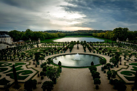 Från Paris: Dagsutflykt till Giverny och Versailles - Privat tur